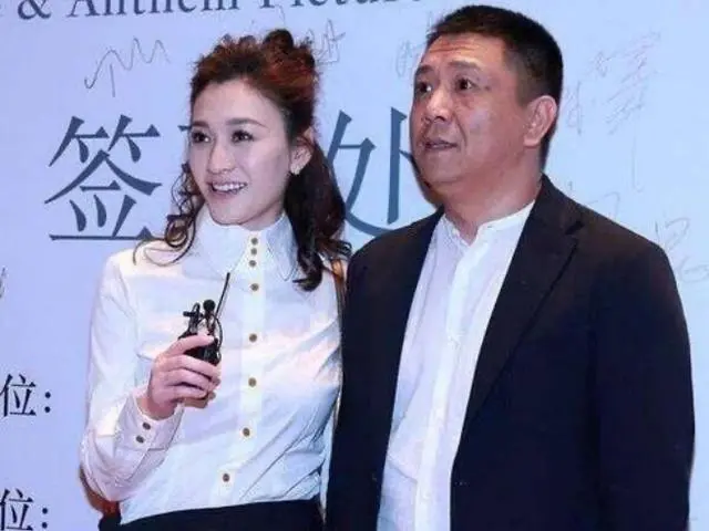 _李小冉和梅婷长相_李小冉梅婷争的男人是谁